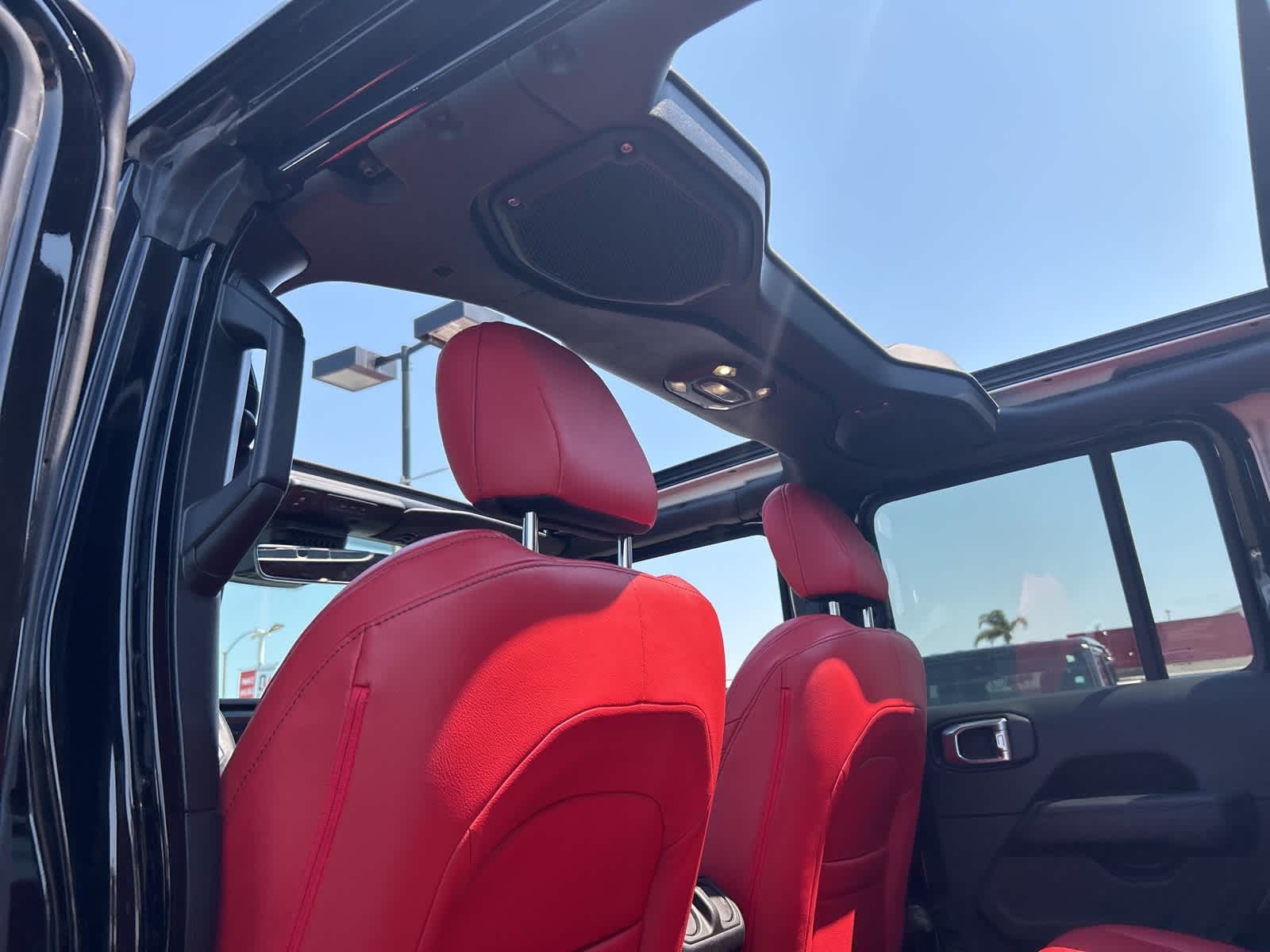 Thumbnail: 2022 Jeep Wrangler - 34