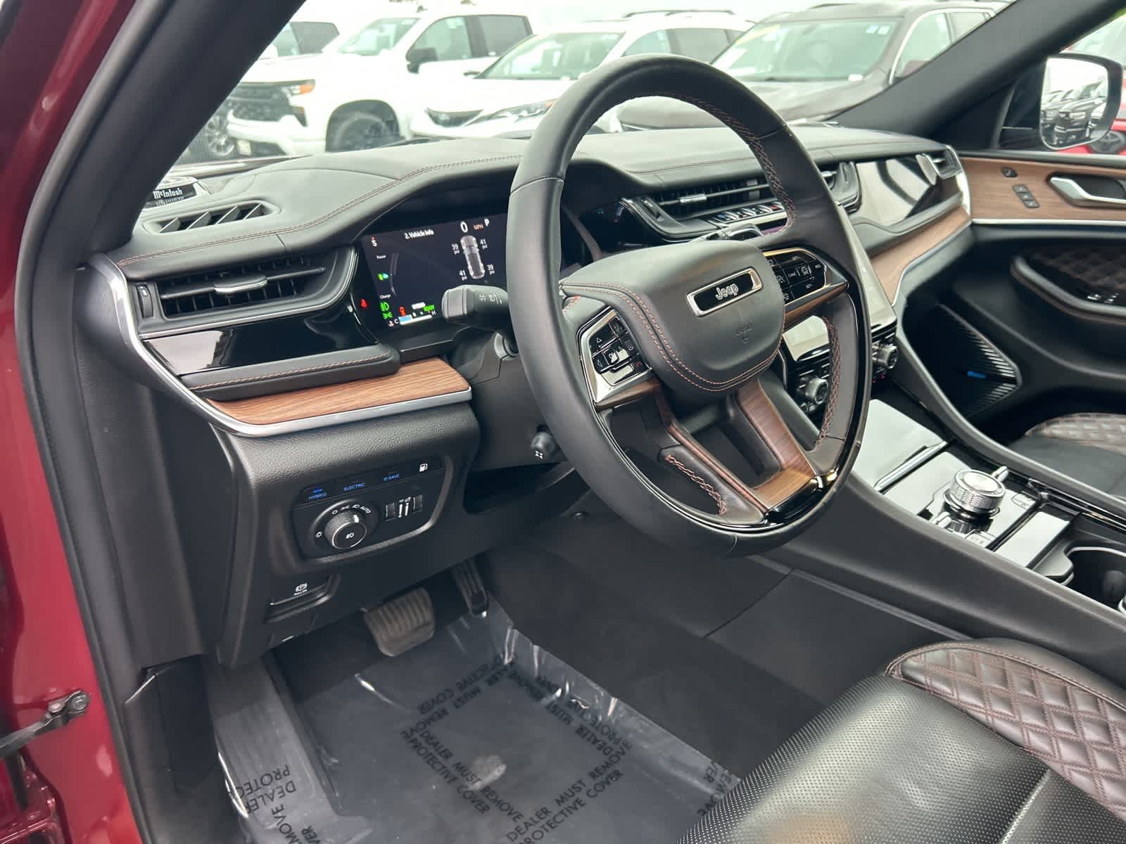 Thumbnail: 2022 Jeep Grand Cherokee - 22