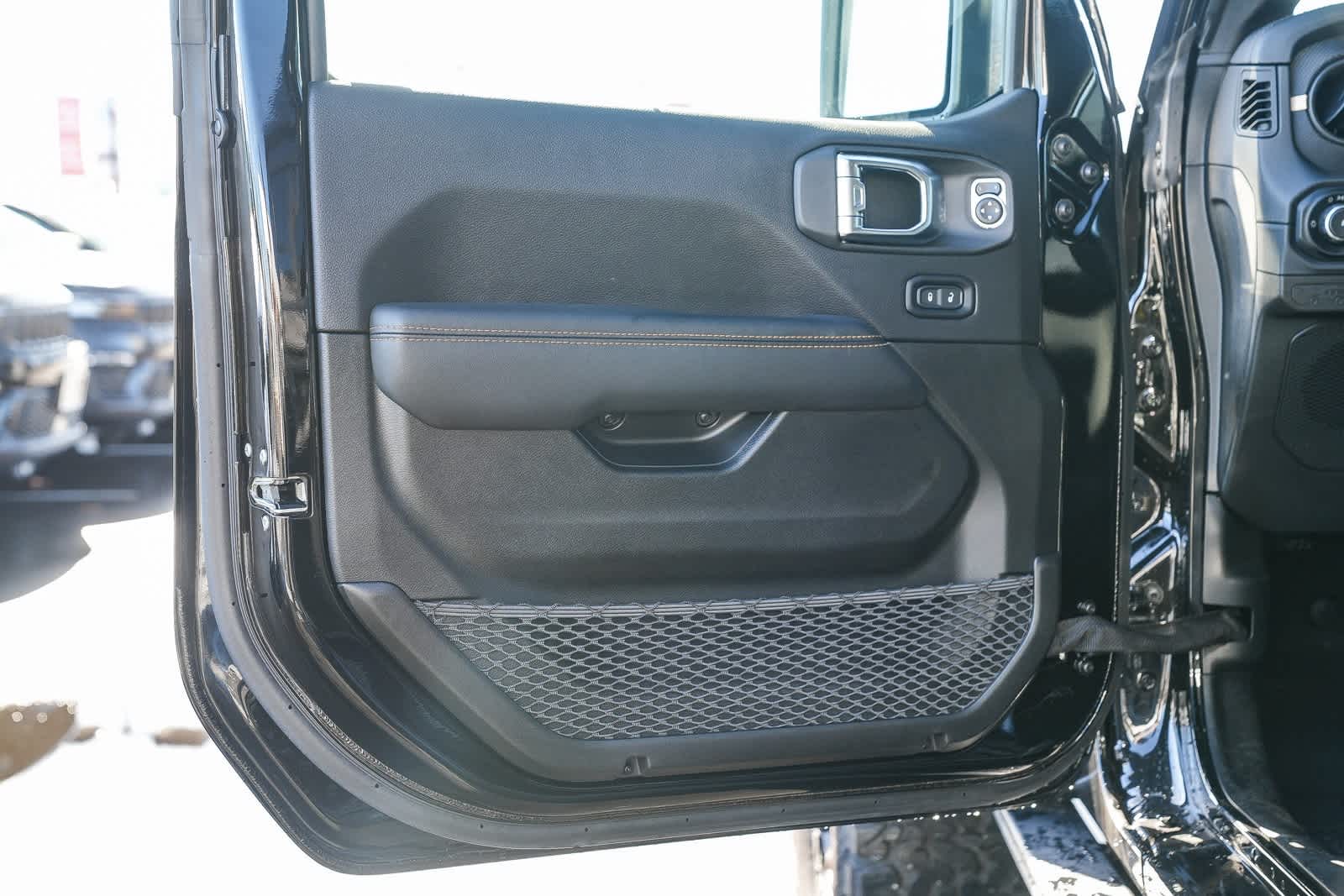 Thumbnail: 2025 Jeep Wrangler - 21