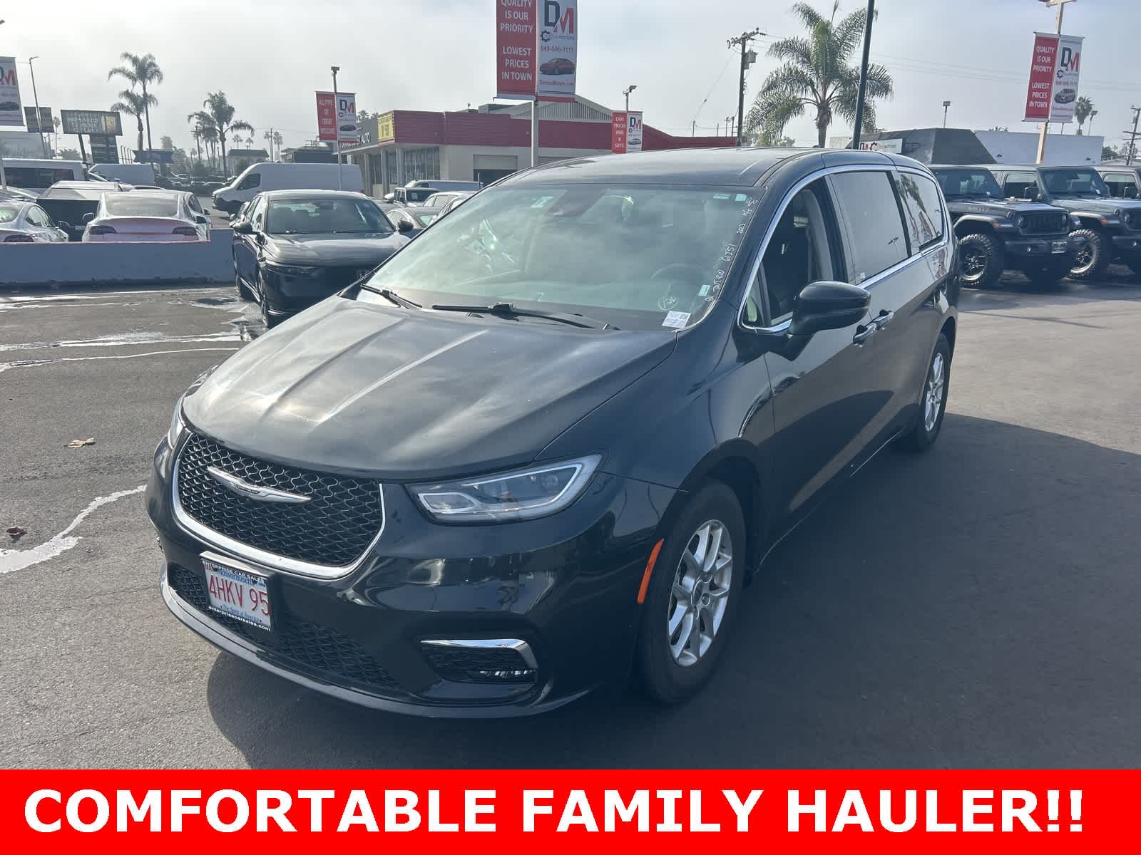 Thumbnail: 2023 Chrysler Pacifica - 1