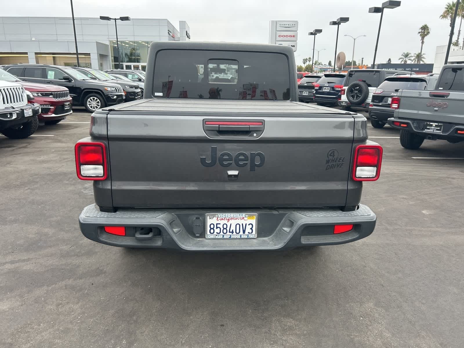 Thumbnail: 2023 Jeep Gladiator - 4