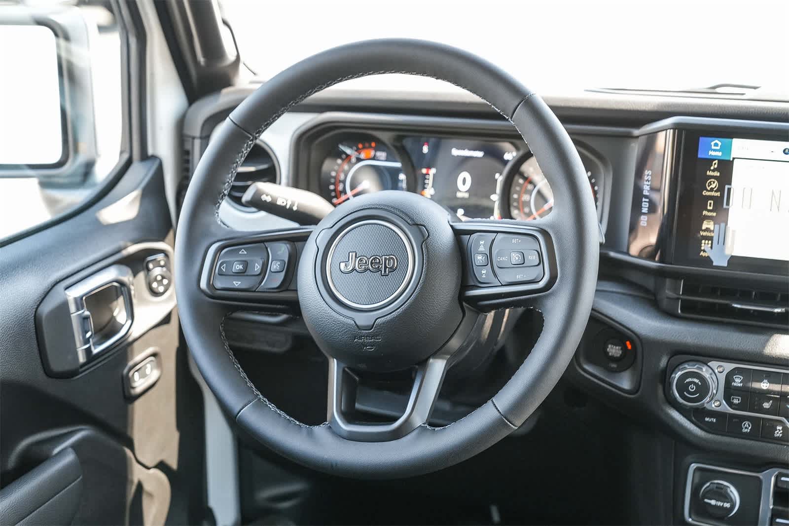 Thumbnail: 2025 Jeep Wrangler - 16