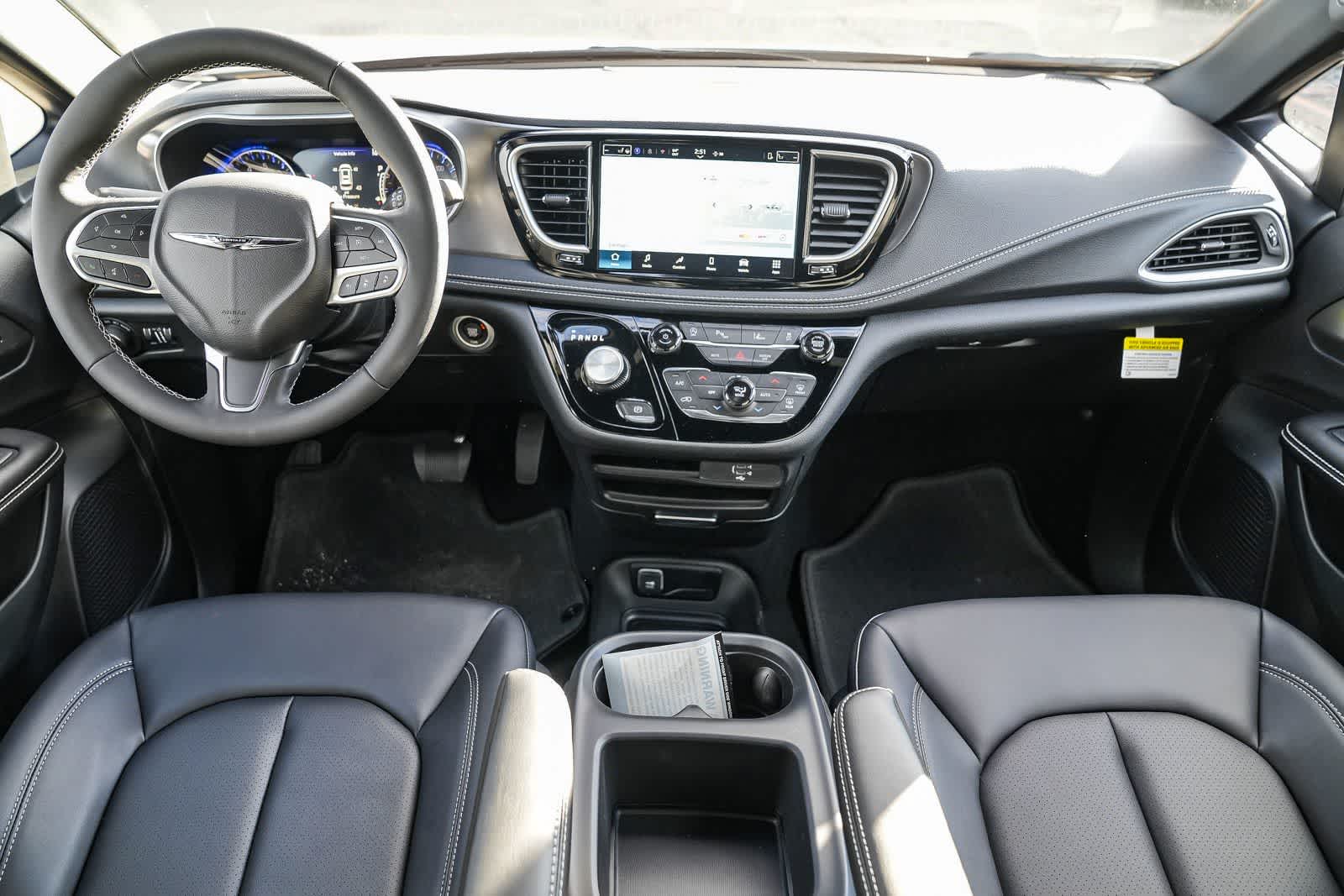 Thumbnail: 2026 Chrysler Pacifica - 13