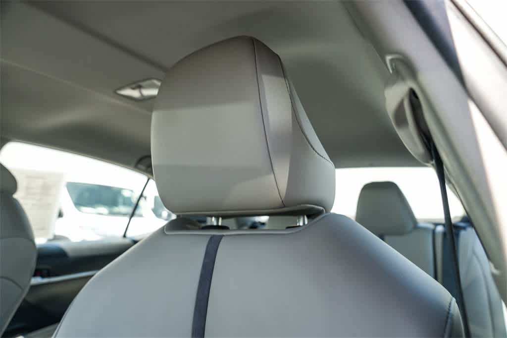 2023 Toyota Camry SE 23