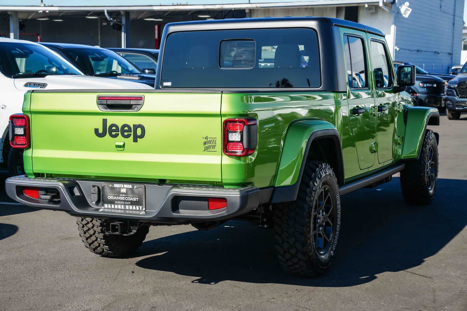 Thumbnail: 2026 Jeep Gladiator - 4