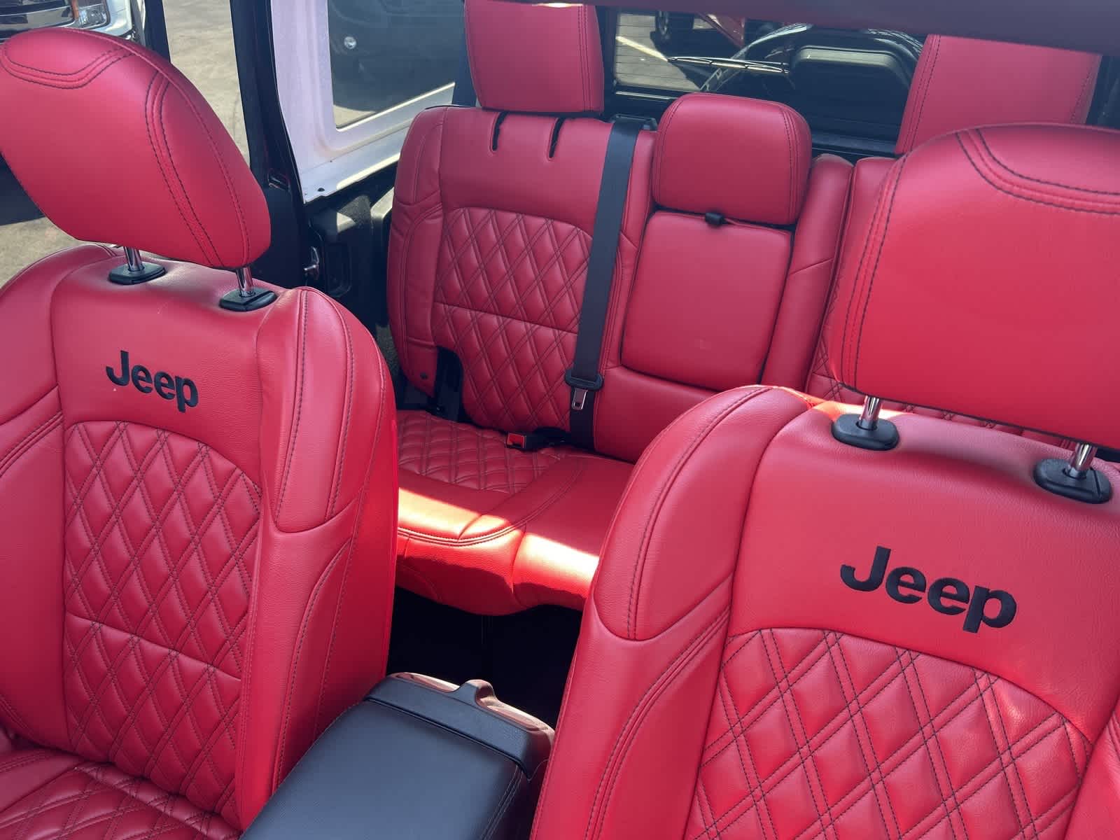 Thumbnail: 2022 Jeep Wrangler - 44