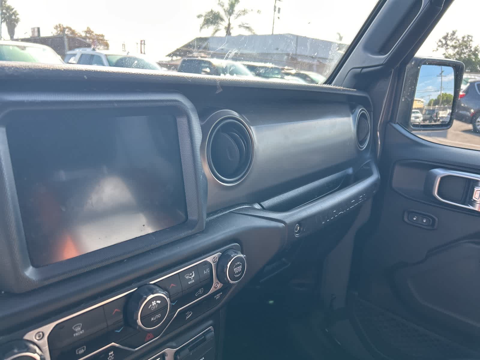 Thumbnail: 2020 Jeep Wrangler - 31