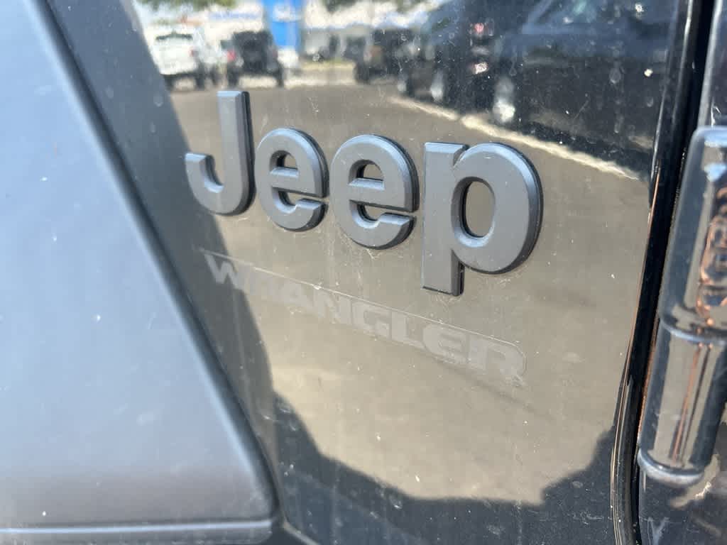 Thumbnail: 2022 Jeep Wrangler - 12