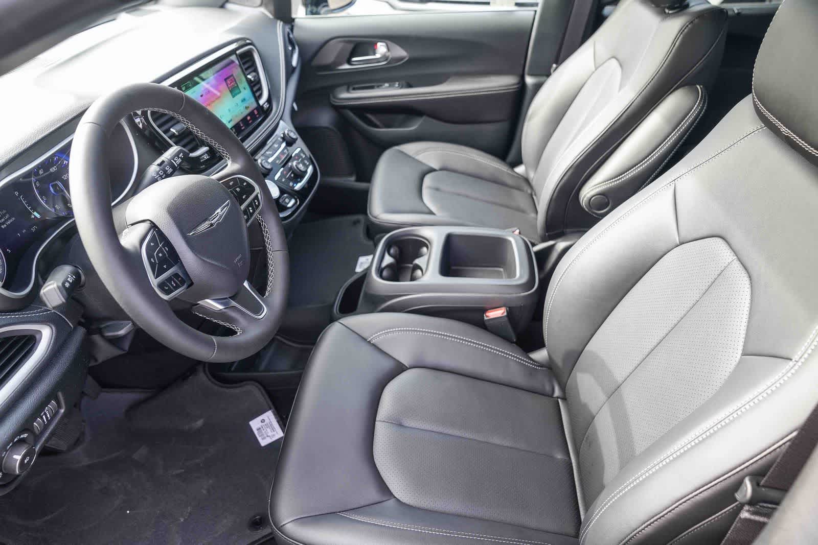 Thumbnail: 2026 Chrysler Pacifica - 19