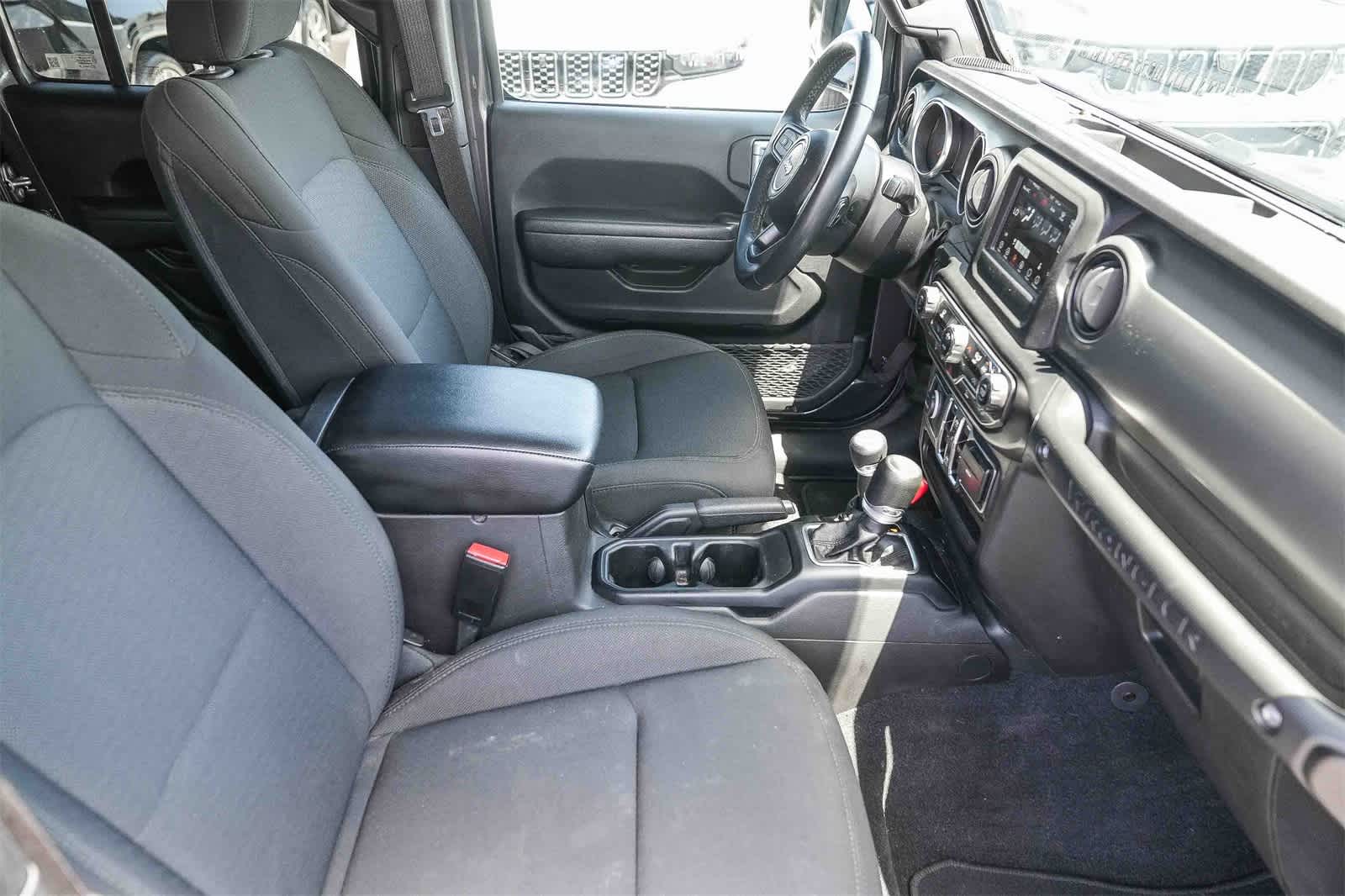 Thumbnail: 2022 Jeep Wrangler - 14
