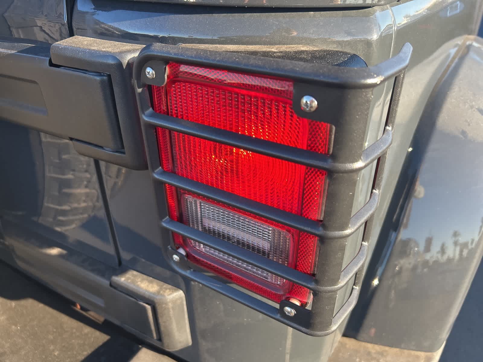 Thumbnail: 2018 Jeep Wrangler - 23