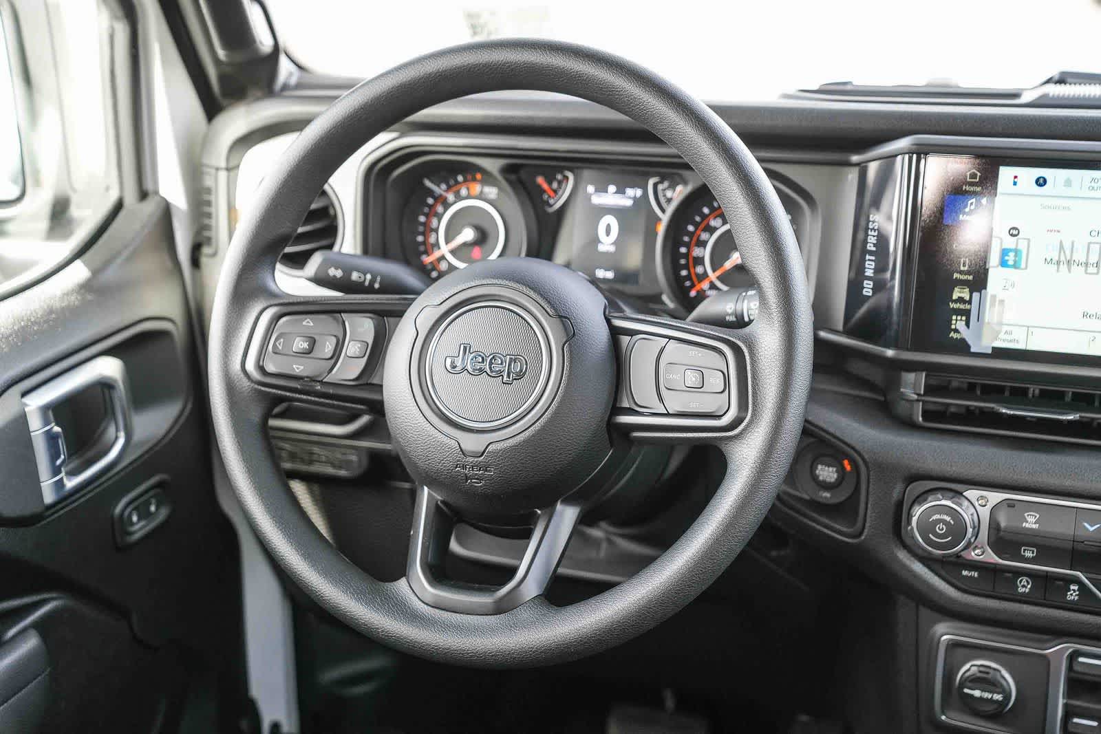 Thumbnail: 2026 Jeep Gladiator - 16