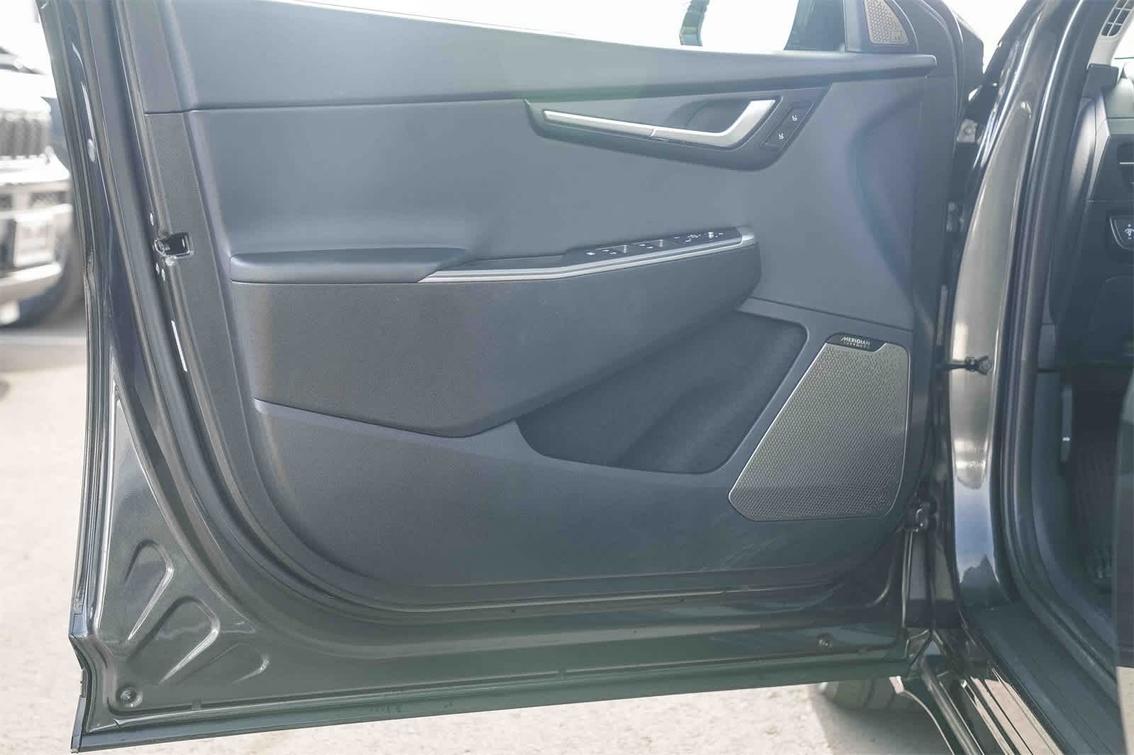 Thumbnail: 2023 Kia EV6 - 19