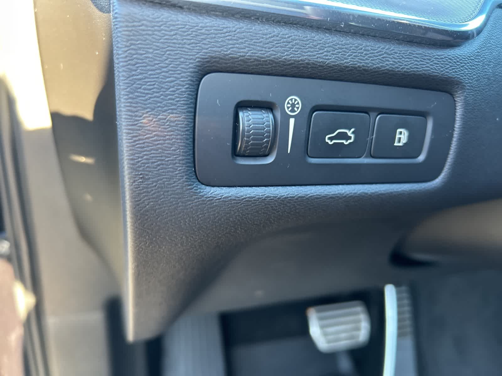 Thumbnail: 2022 Volvo XC60 - 37