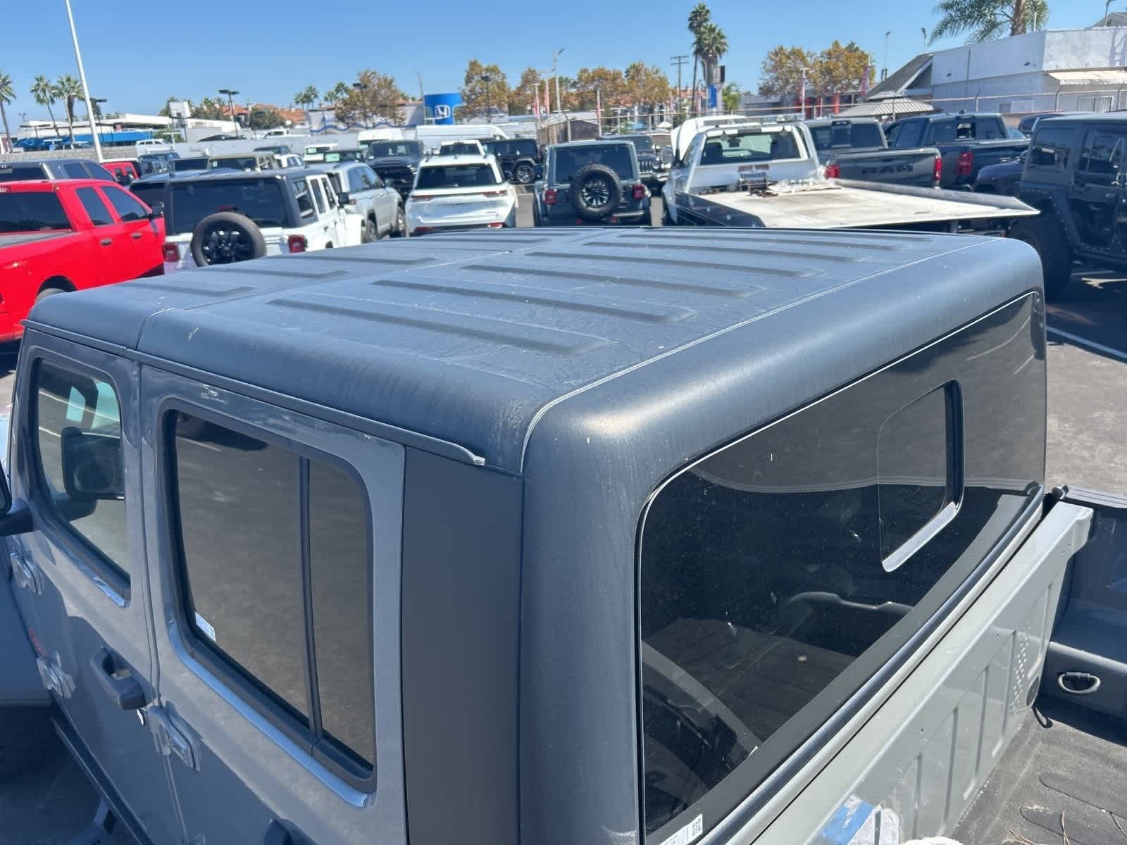 Thumbnail: 2021 Jeep Gladiator - 19