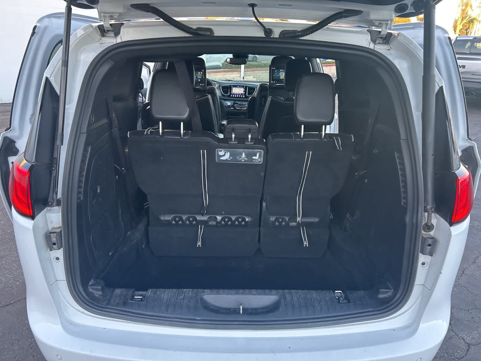 Thumbnail: 2020 Chrysler Pacifica - 31