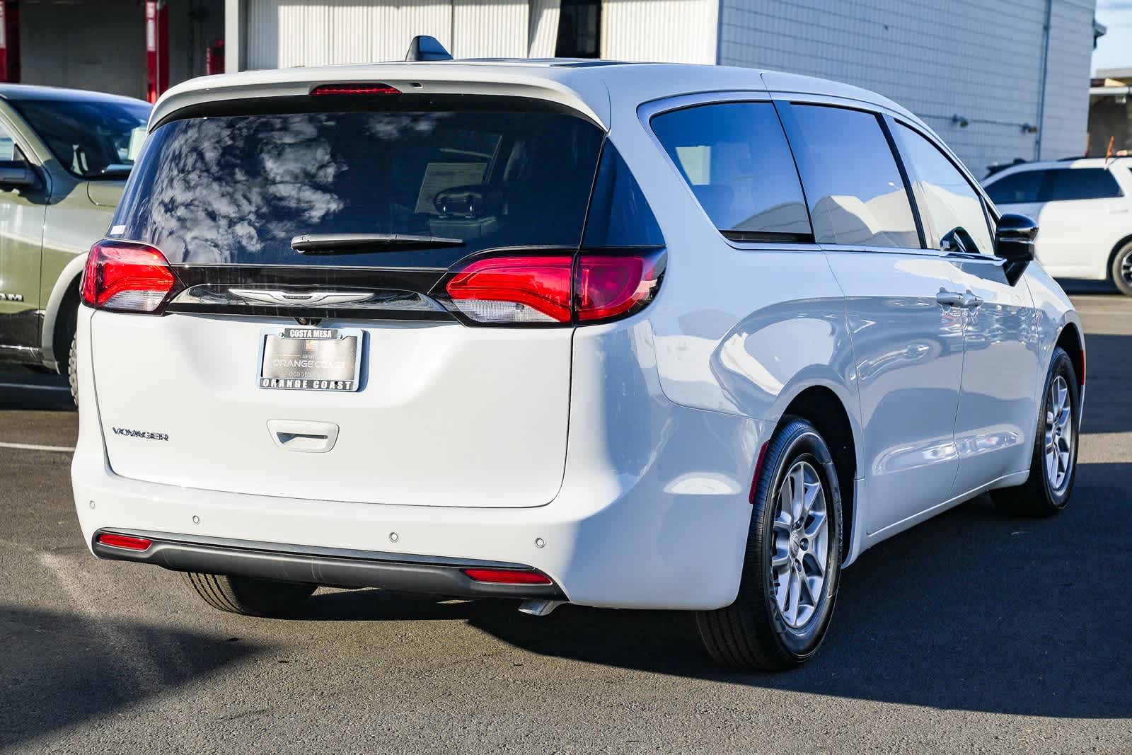 Thumbnail: 2026 Chrysler Voyager - 4