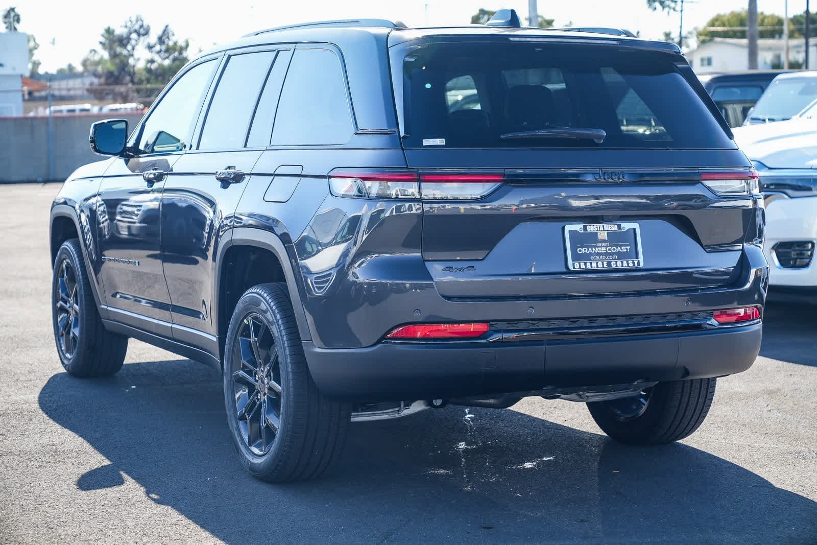 Thumbnail: 2025 Jeep Grand Cherokee - 6