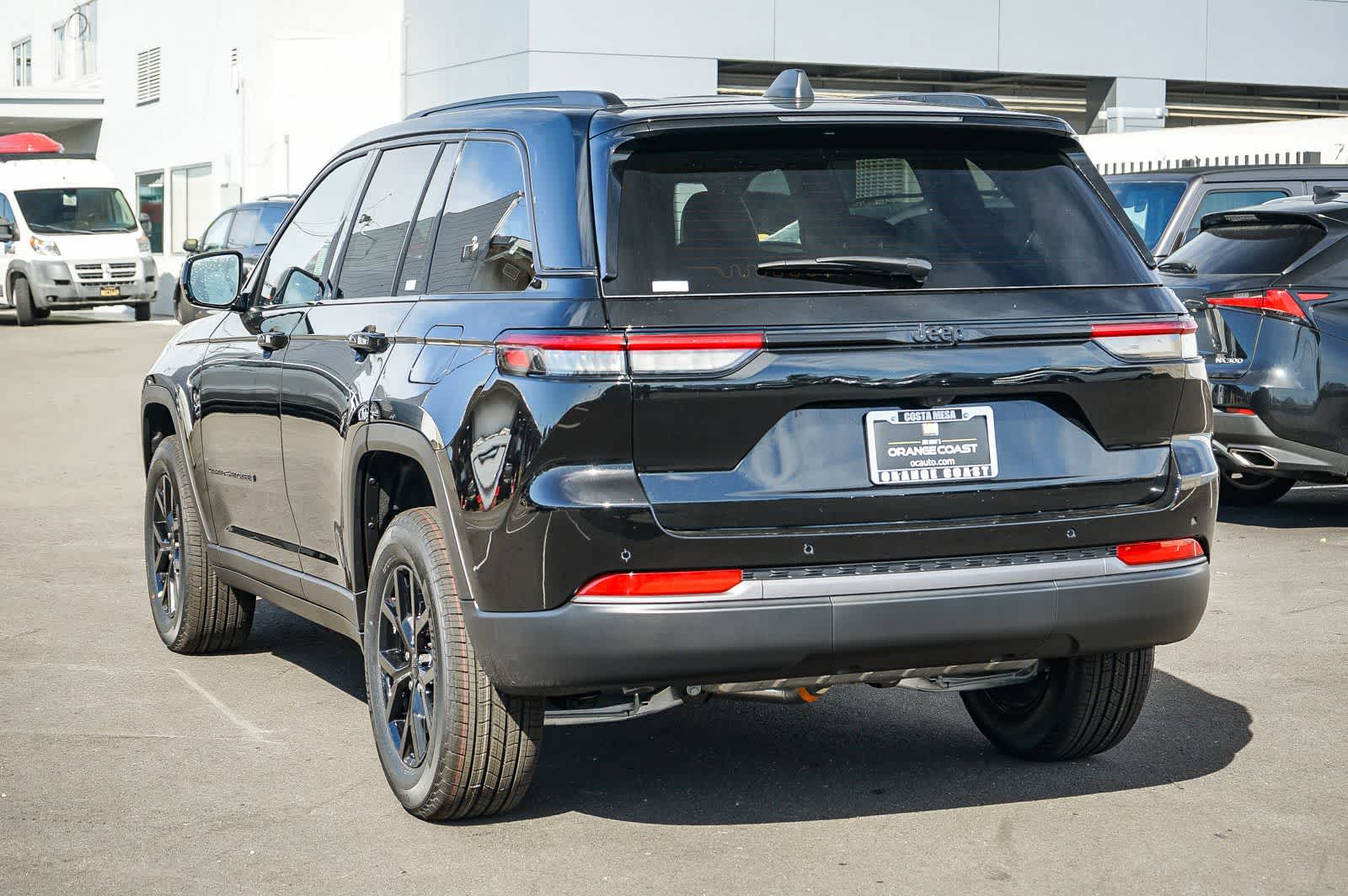 Thumbnail: 2026 Jeep Grand Cherokee - 6