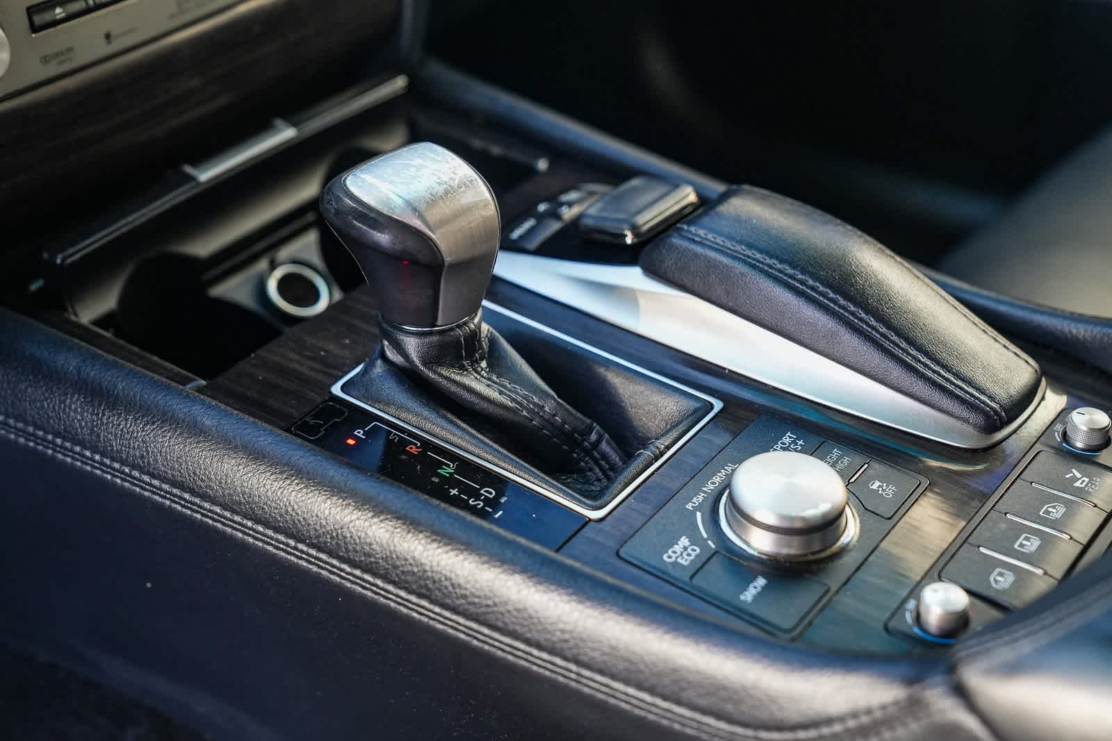 Thumbnail: 2013 Lexus LS - 18