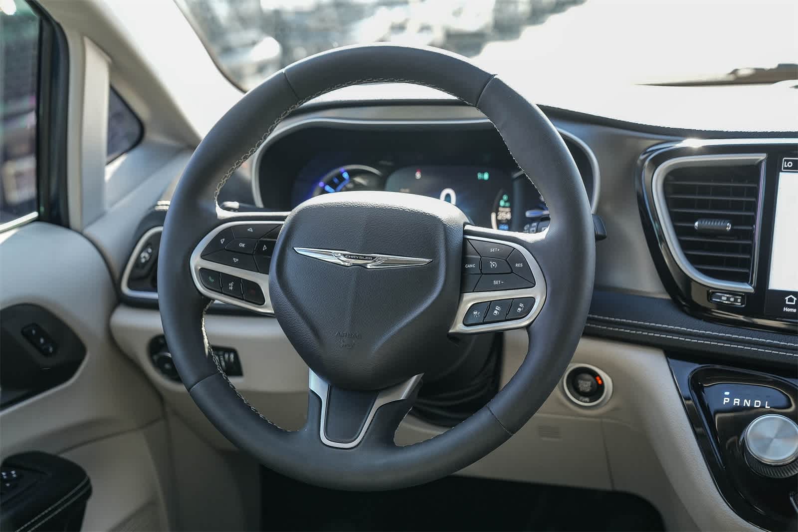 Thumbnail: 2022 Chrysler Pacifica - 14