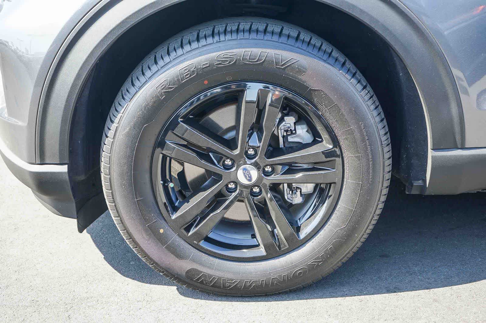 Thumbnail: 2022 Ford Explorer - 9