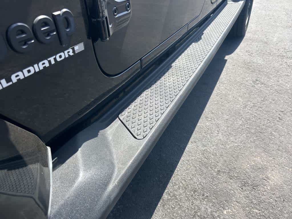 2023 Jeep Gladiator Overland 14