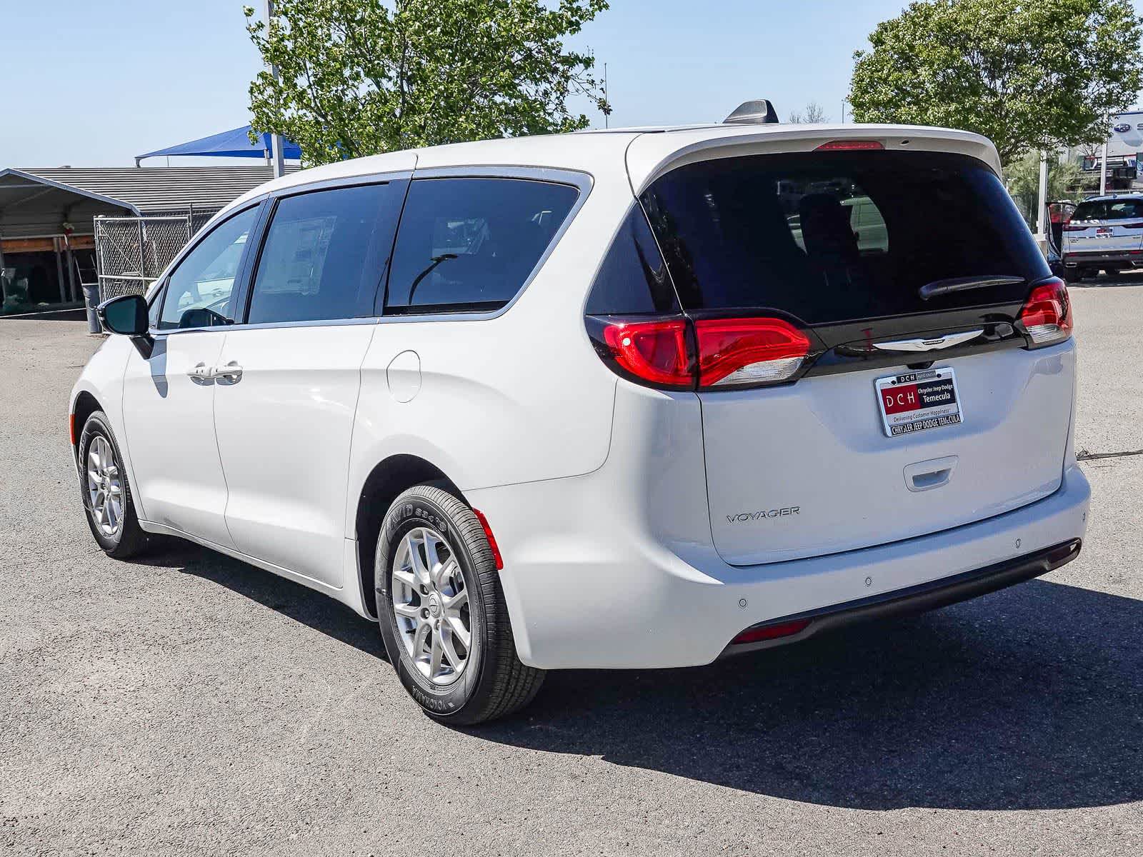 Thumbnail: 2026 Chrysler Voyager - 6