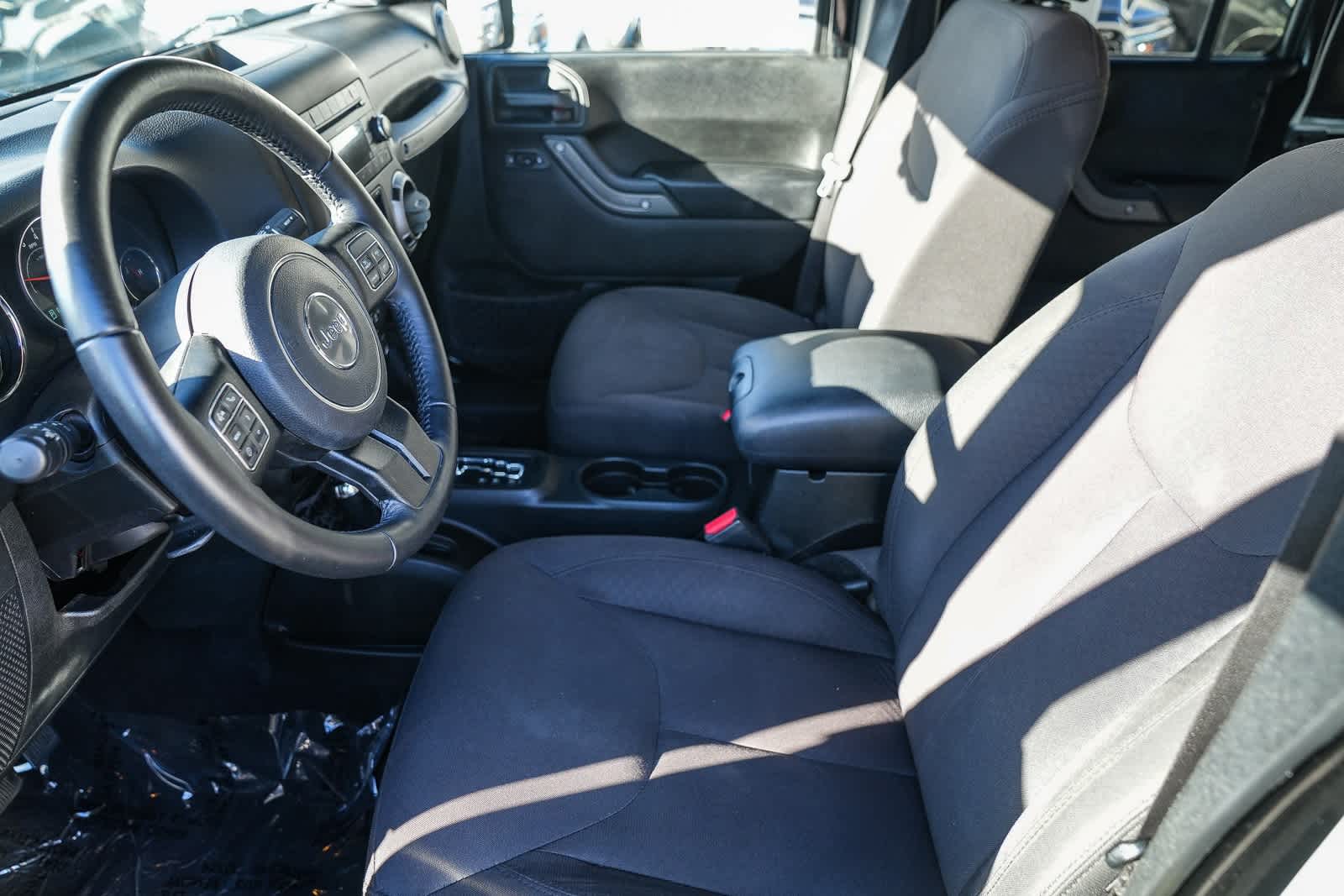 Thumbnail: 2017 Jeep Wrangler - 17