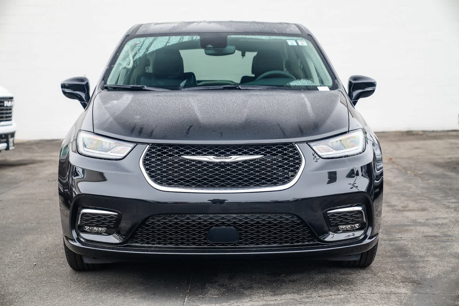 Thumbnail: 2024 Chrysler Pacifica - 2