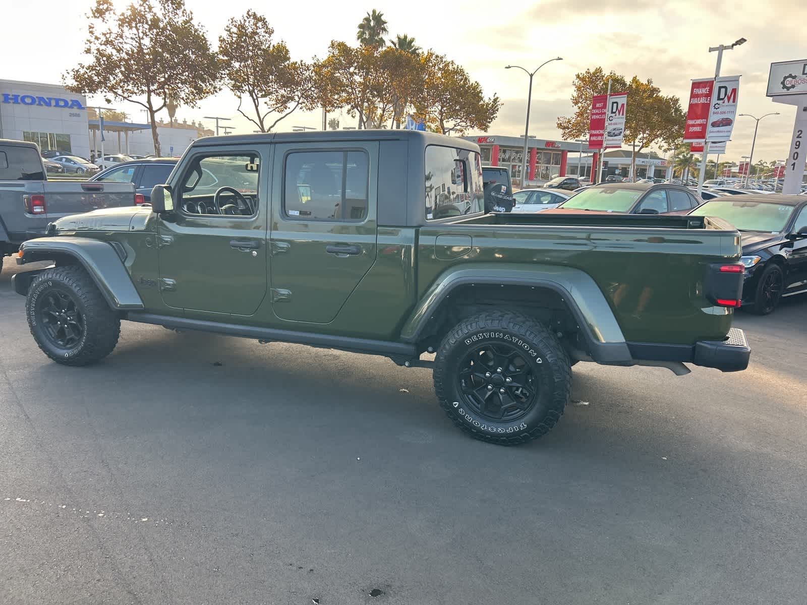 Thumbnail: 2021 Jeep Gladiator - 3