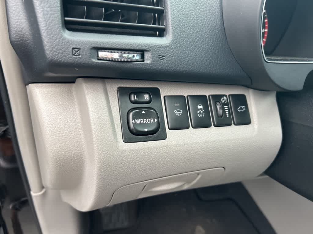 Thumbnail: 2013 Toyota Highlander - 27