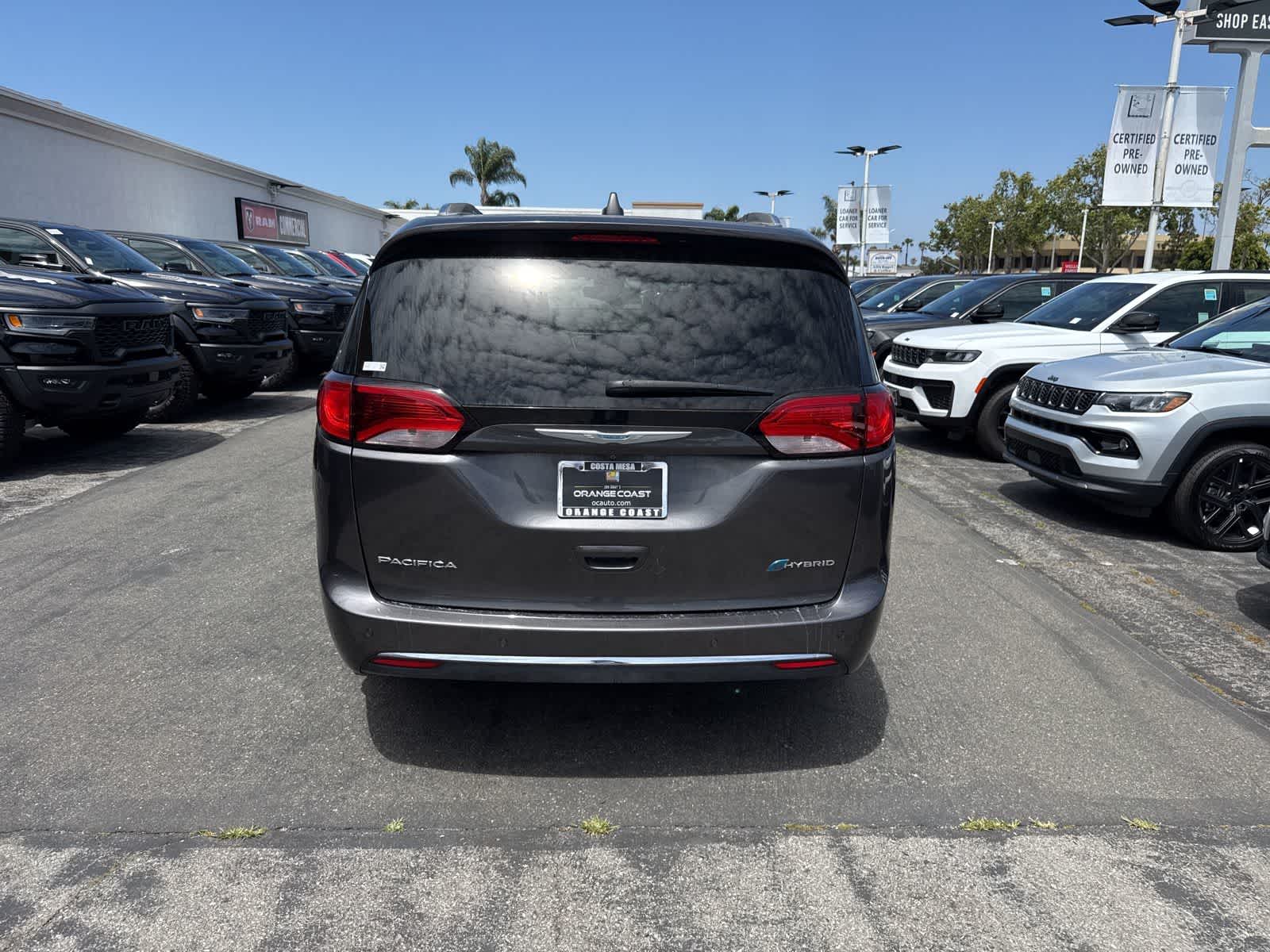 Thumbnail: 2019 Chrysler Pacifica - 3