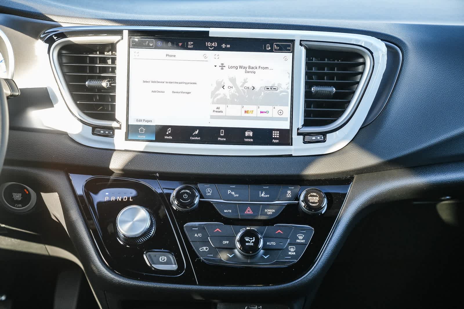 Thumbnail: 2026 Chrysler Voyager - 15