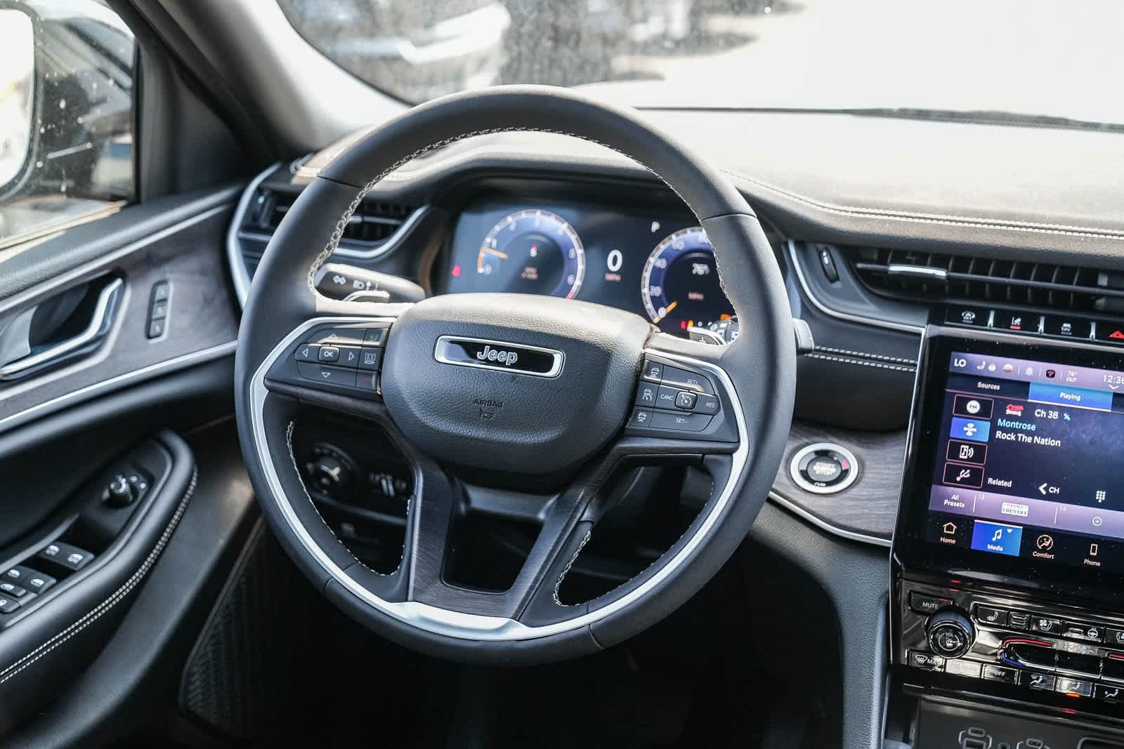 Thumbnail: 2025 Jeep Grand Cherokee - 16