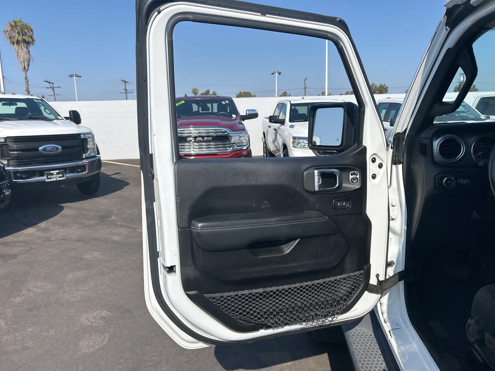 Thumbnail: 2020 Jeep Wrangler - 18