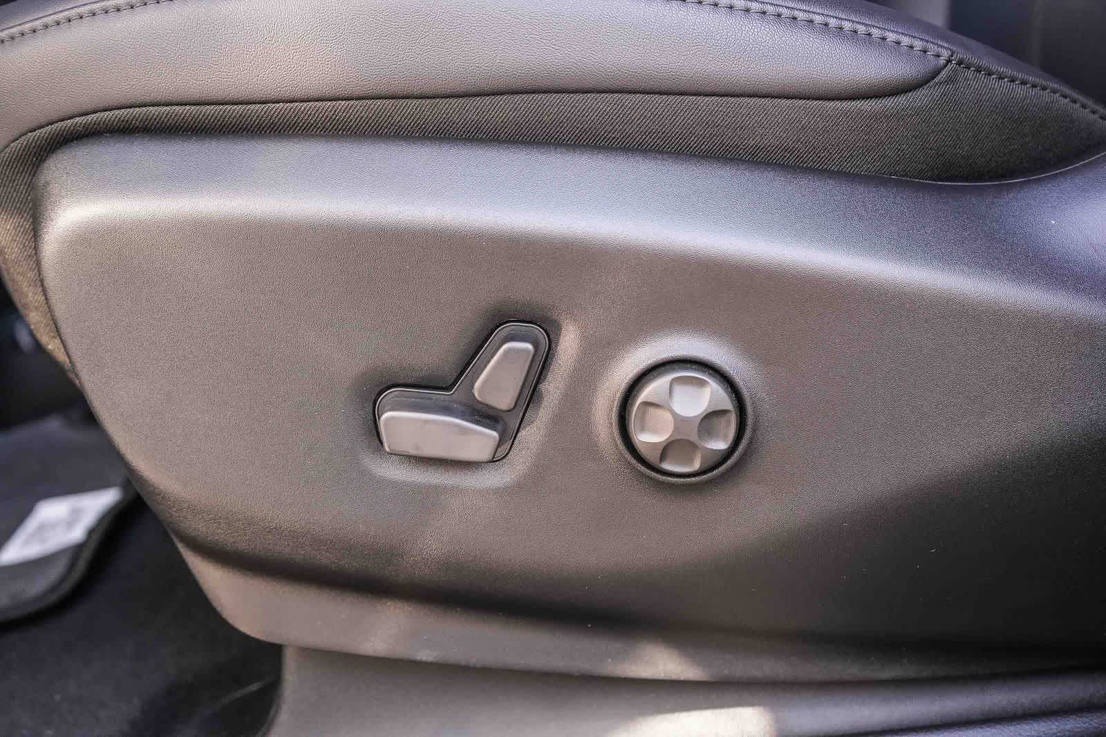 Thumbnail: 2026 Chrysler Pacifica - 23