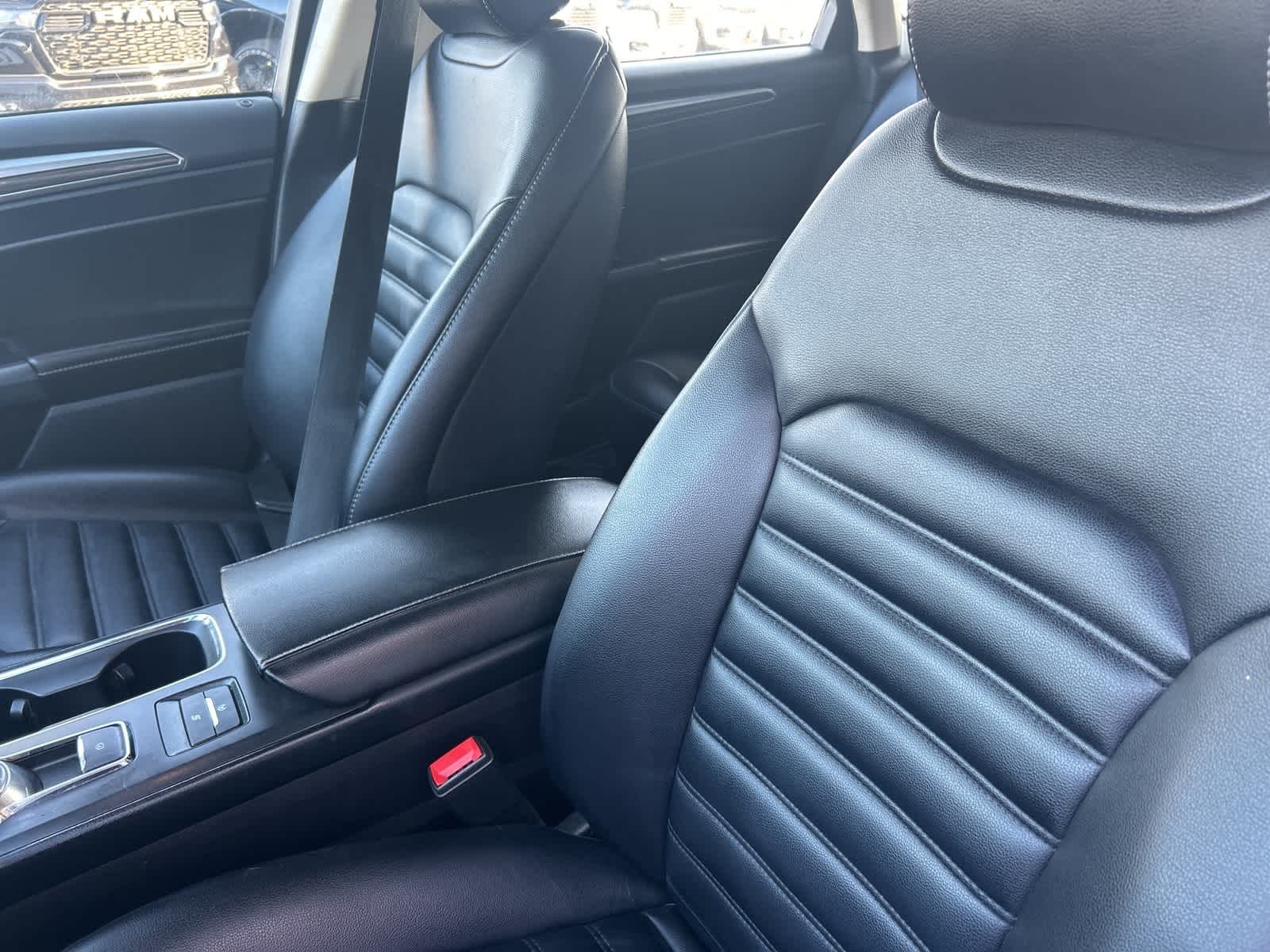 Thumbnail: 2020 Ford Fusion - 22