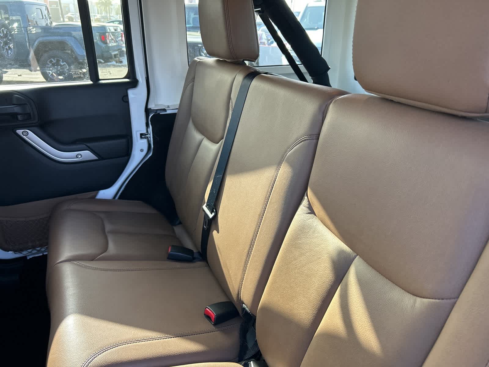 Thumbnail: 2015 Jeep Wrangler - 23