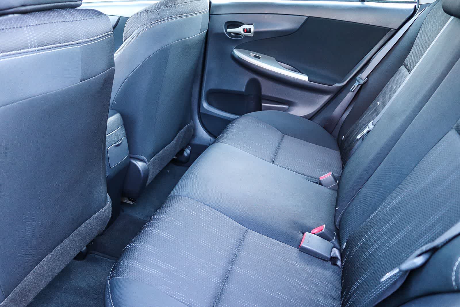 Thumbnail: 2013 Toyota Corolla - 16