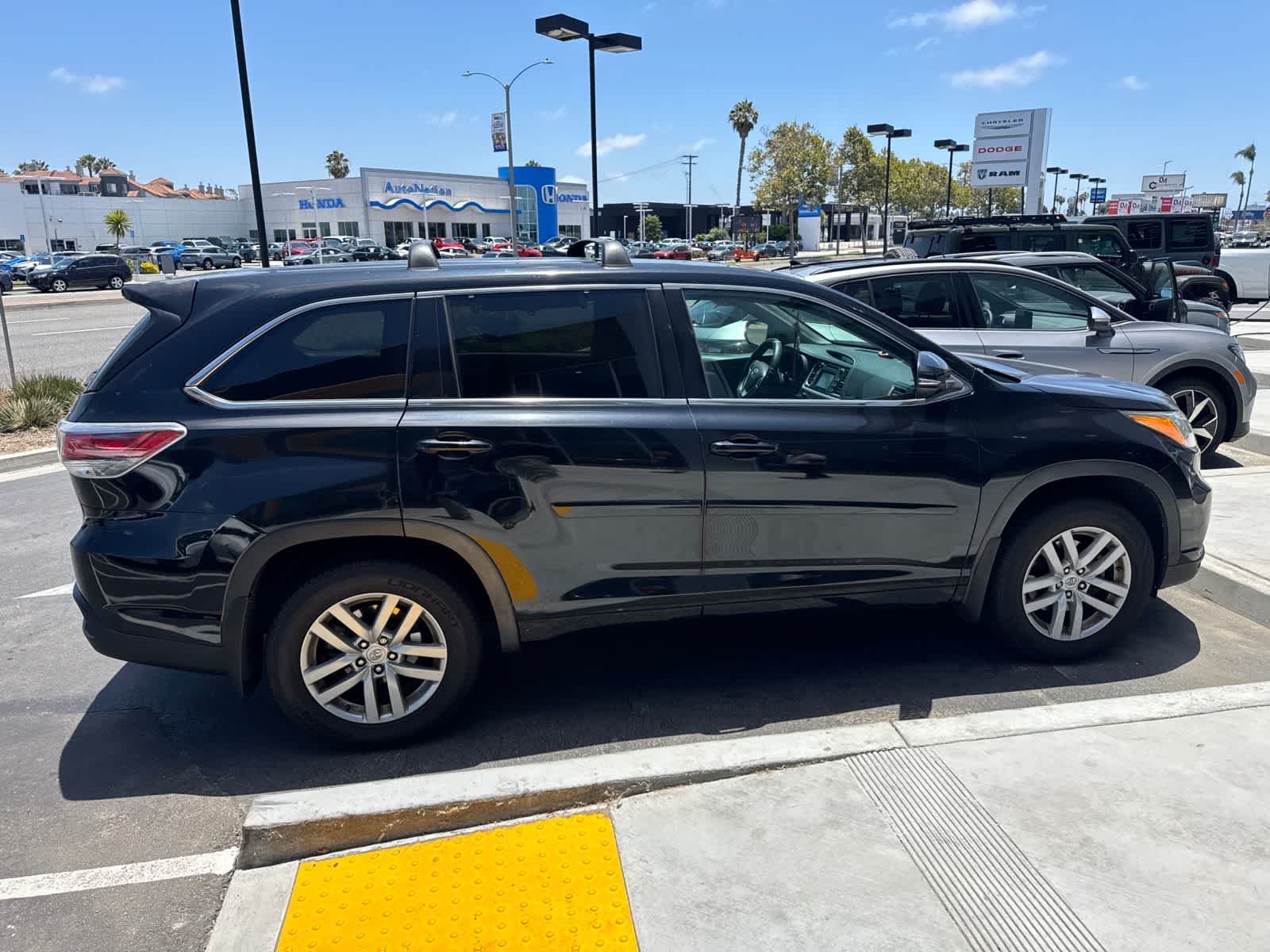 Thumbnail: 2015 Toyota Highlander - 2