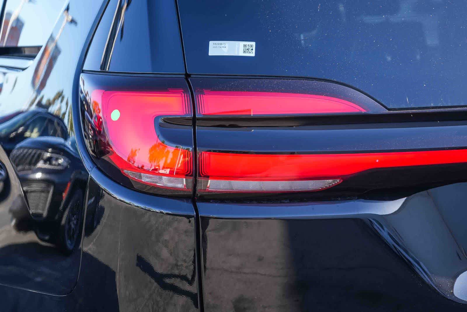 Thumbnail: 2026 Chrysler Pacifica - 9