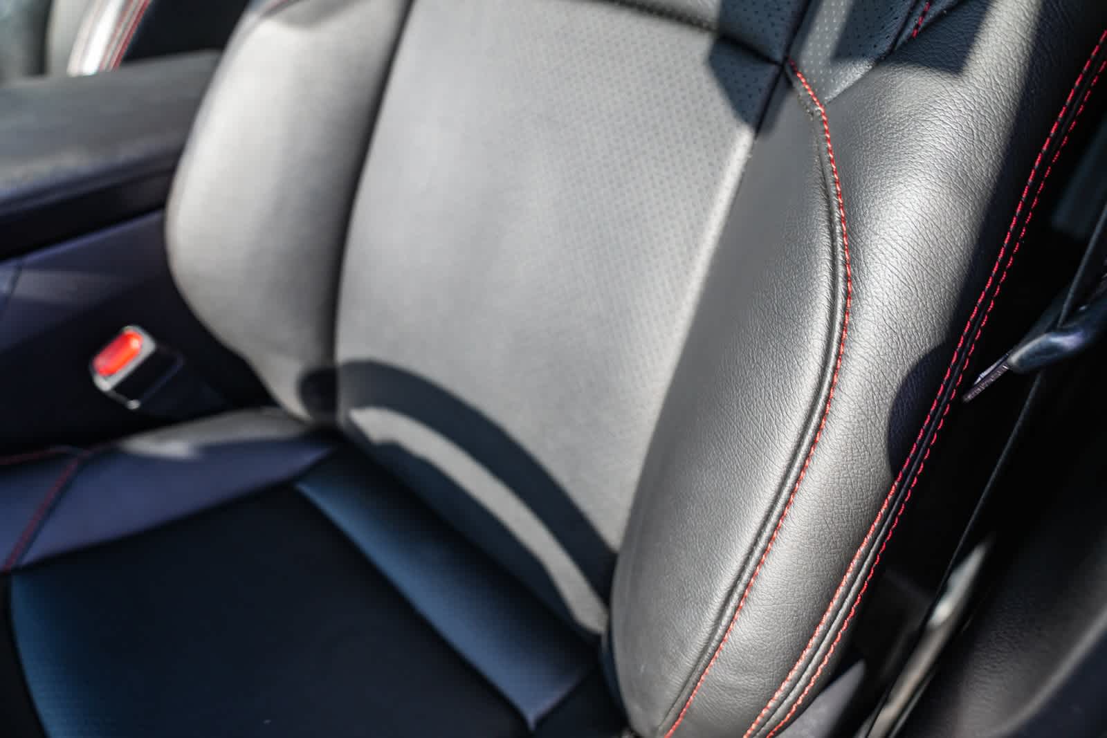 Thumbnail: 2021 Toyota RAV4 - 23