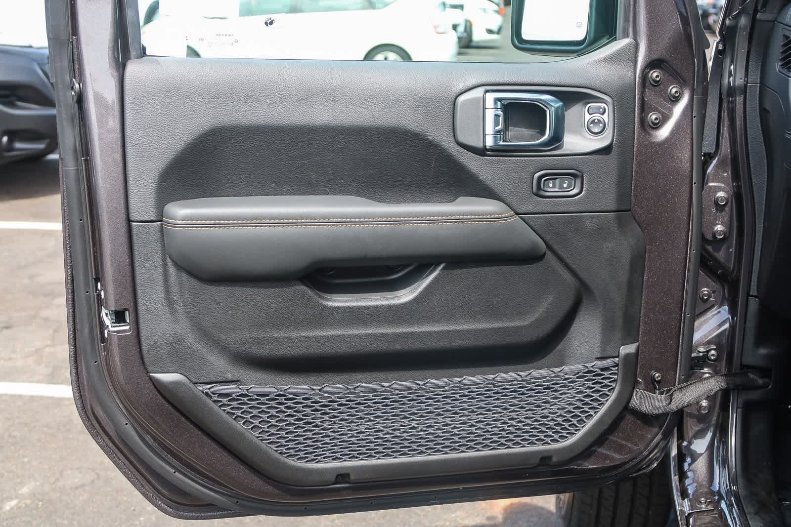 Thumbnail: 2025 Jeep Wrangler - 27