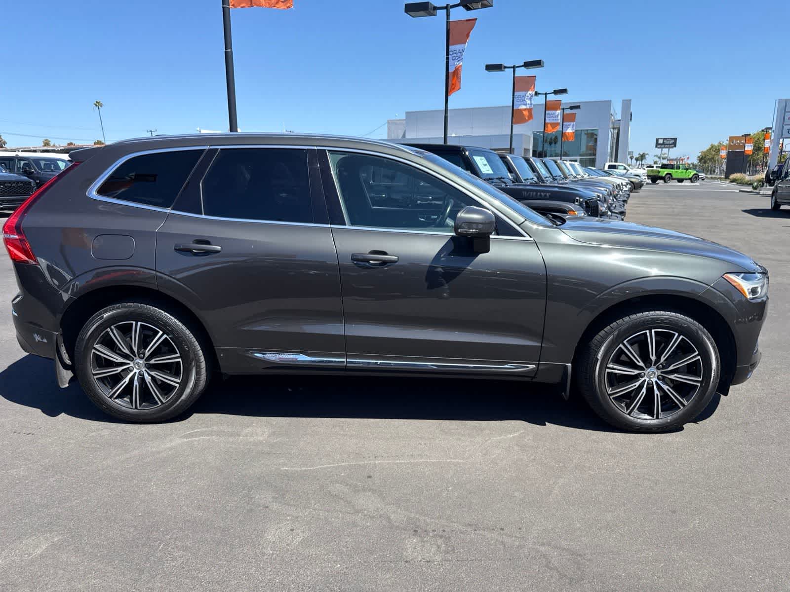 Thumbnail: 2021 Volvo XC60 - 16