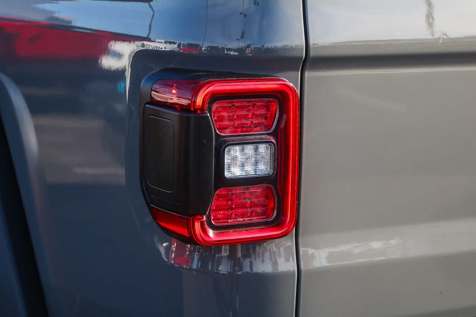 Thumbnail: 2021 Jeep Gladiator - 10