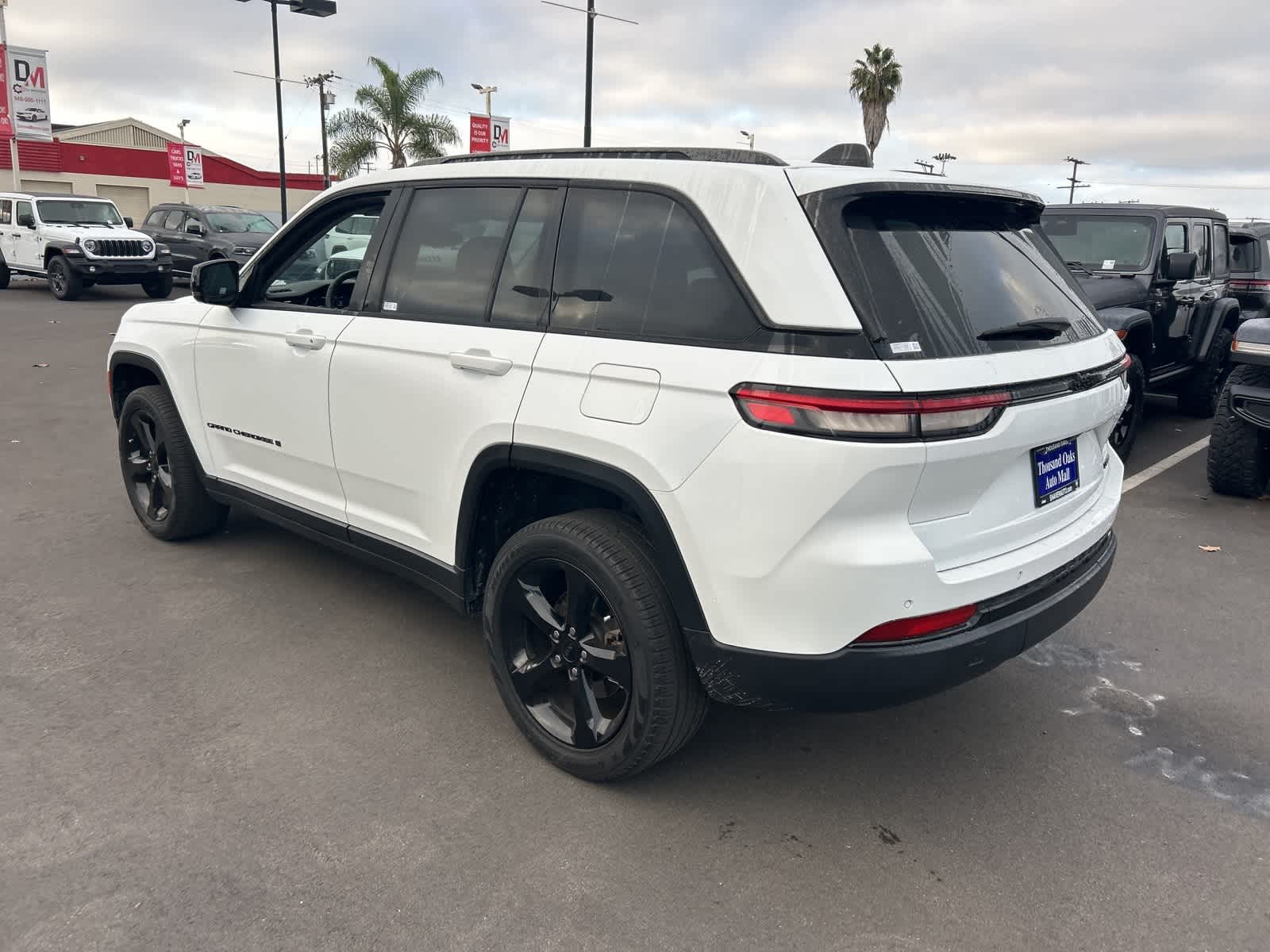 Thumbnail: 2023 Jeep Grand Cherokee - 24