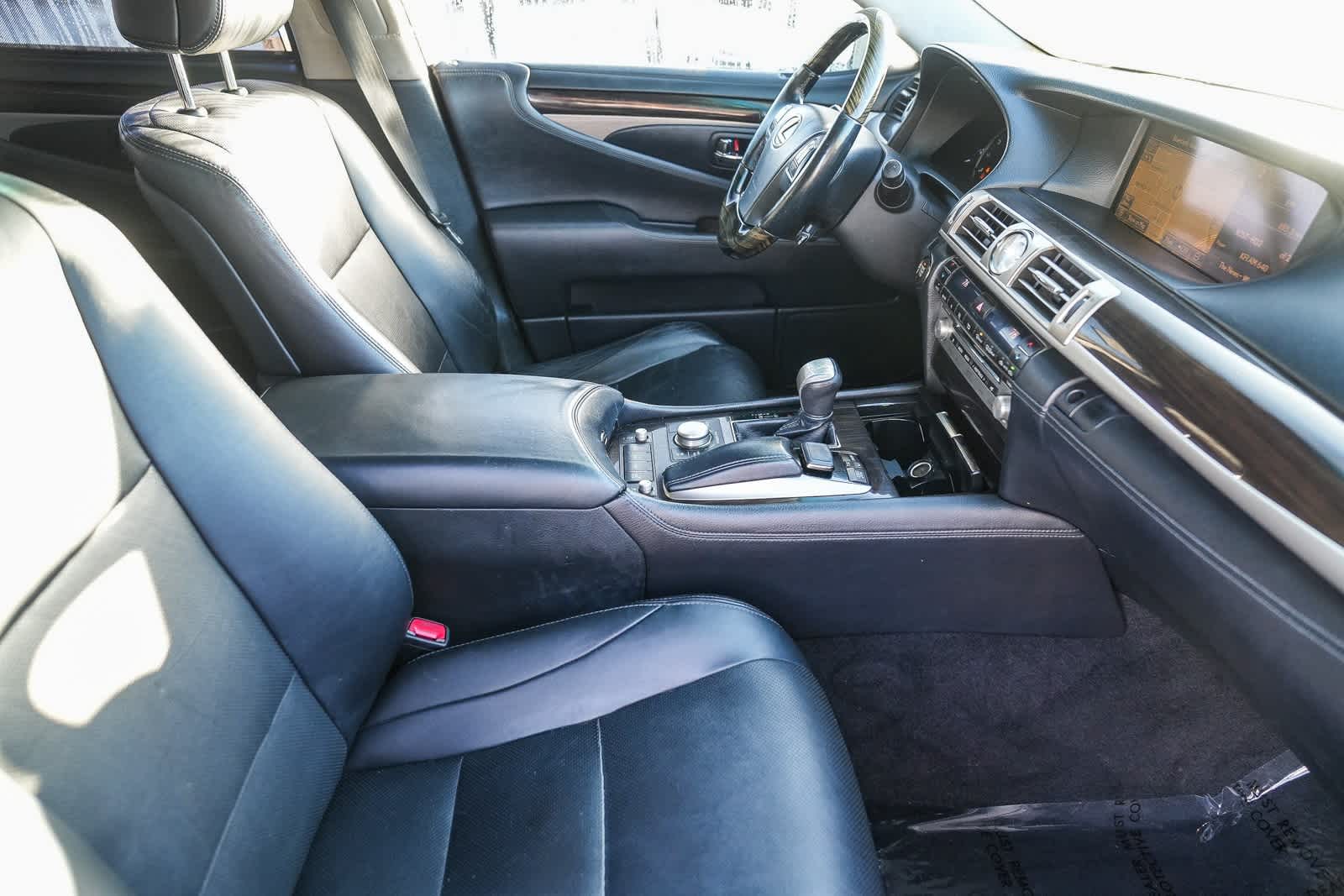 Thumbnail: 2013 Lexus LS - 15