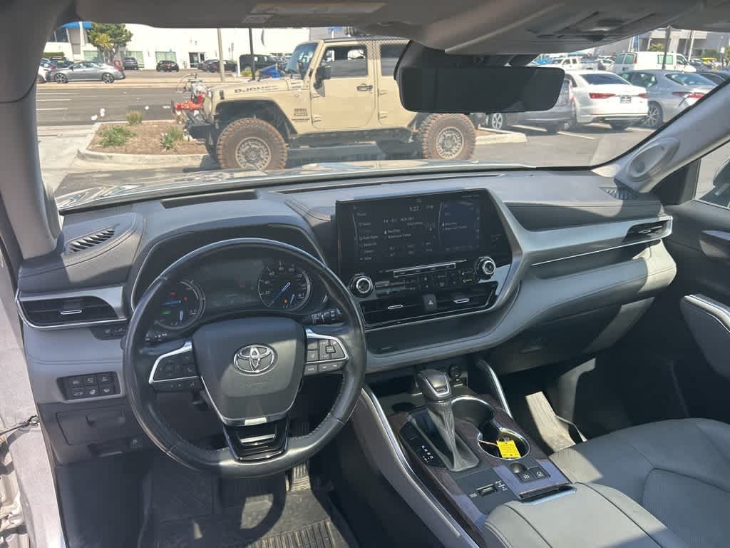 Thumbnail: 2021 Toyota Highlander - 34