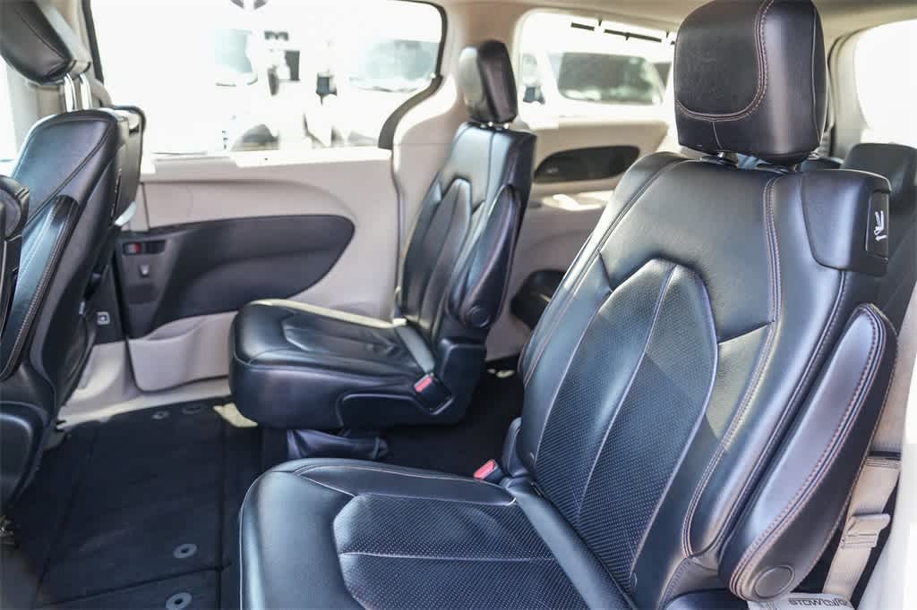 Thumbnail: 2017 Chrysler Pacifica - 13